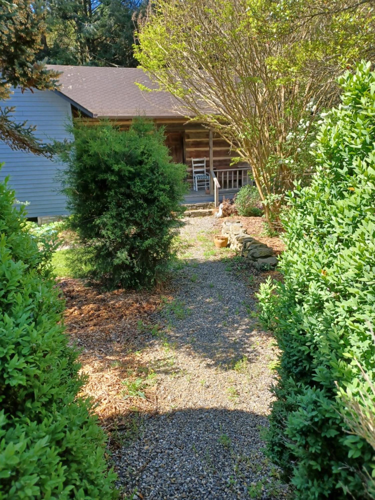 Restored1850S Log Cabin, With Gazebo And Gardens! 1 Mile To Downtown Weaverville Экстерьер фото