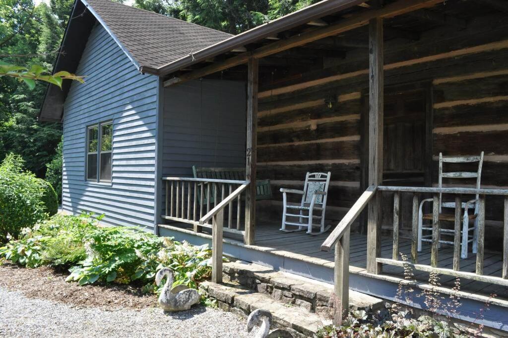 Restored1850S Log Cabin, With Gazebo And Gardens! 1 Mile To Downtown Weaverville Экстерьер фото